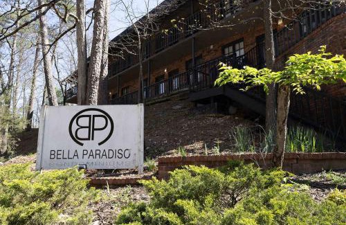 Eureka Springs Historic District Apartment | Bella Paradiso Condo 12 King Walk Dwntwn Parking
