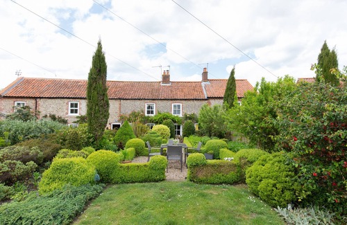 Stiffkey Cottage | Bella's Cottage - a self catering cottage that sleeps 3 guests in 2 bedrooms
