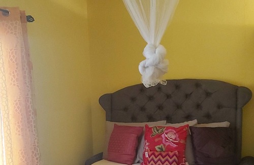 Summerfield House | Bella's Cottage, comfortable 2 bed house