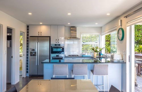 Oneroa House | Bella Seven | Stay Waiheke