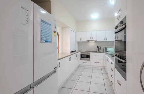 Hamilton Island Apartment | Bella Vista East 5 - 2 bedroom oceanview apartment with golf buggy