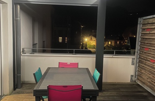 Aix-les-Bains Apartment | Bella Vita Zen and its lakeside garage