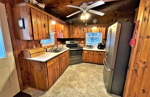 Park Falls Cabin | Belland`s Little Acres | Private Lake | 2 Bed, 1 Bath