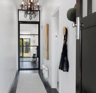 South Geelong House | Bellarine cottage- Central Geelong, parking, 2 bedroom, 2 bathroom