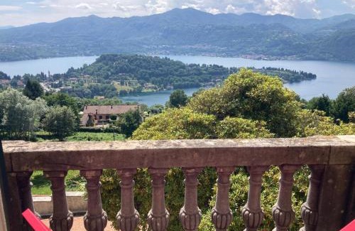 Miasino Apartment | Bellavista in palazzo storico e deliziosa vista lago!