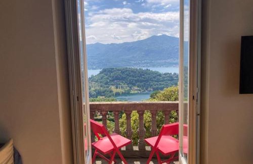 Miasino Apartment | Bellavista in palazzo storico e deliziosa vista lago!