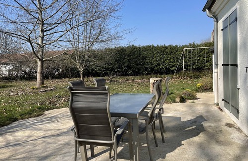Hautefeuille Apartment | Belle de Brie II - Terrace, garden for families near Disneyland Paris