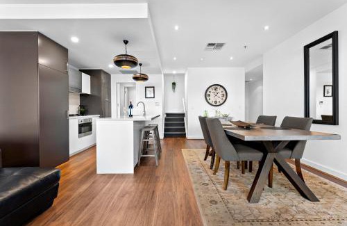 Glenelg Apartment | Belle Escapes - Beach Retreat Townhouse Glenelg