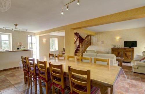 Chalain-le-Comtal House | Belle maison de campagne avec piscine, 4 chambres, jardin et terrasse près de Montbrison - FR-1-496-48