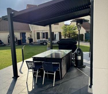 Caudebec-les-Elbeuf House | belle maison avec piscine chauffée sans vis-à-vis