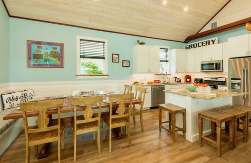 Midtown House | *BELLE OF THE BEACH @ CASA EAST* Beach House + LAST KEY SERVICES…