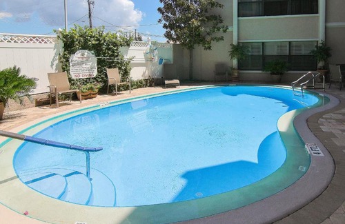 Belleair Beach Apartment | Belleair Sands 107
