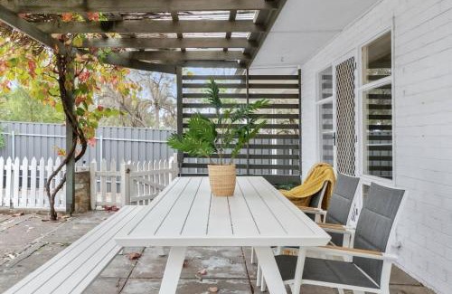 Bellevue Heights House | Bellevue Heights HolidayHome - Flinders Uni & Med