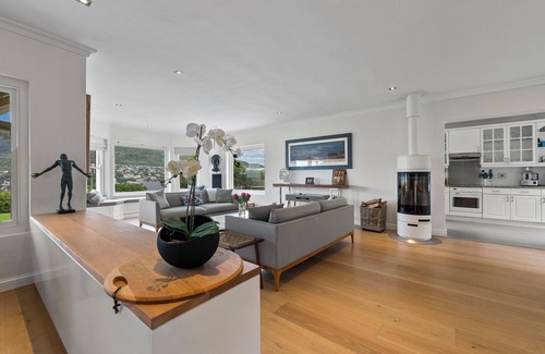 Scott Estate House | Bellevue on Champagne w/Pool, Sea & Mountain View
