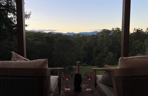 Bellingen Apartment | BellingenMountainViewStudio-private,views,outdoor bath,fire pit,close to town!