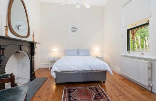 Albury House | Bellisle - 1880's period home in Central Albury