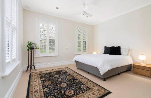 Albury House | Bellisle - 1880's period home in Central Albury
