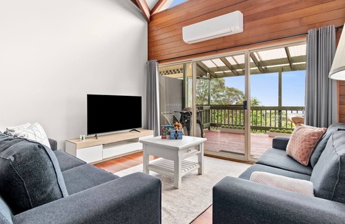 Kurrajong Heights House | Bells Rest -With a View
