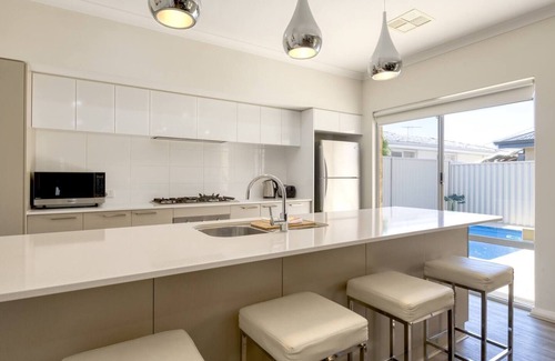 Belmont Villa | Belmont Beauty Relaxing Poolside Stay for Families