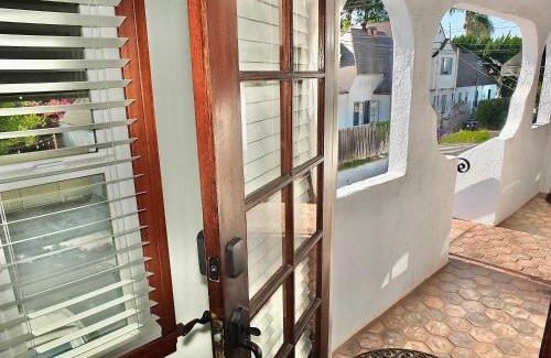 Belmont Heights Apartment | Belmont Boutique - Dream Retreat for 2