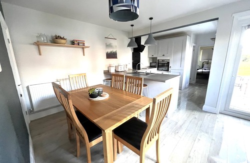 Bursledon House | Belmont House with City View