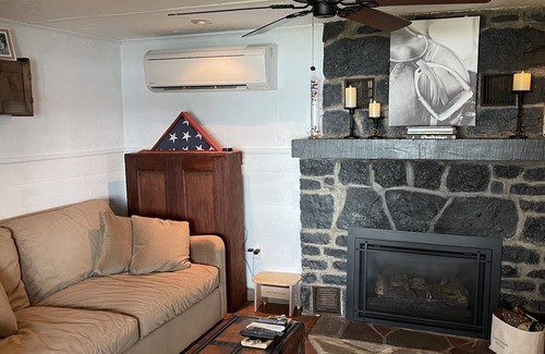 Saratoga Springs Cottage | Belmont meet serenity on Saratoga Lake Waterfront 🐎