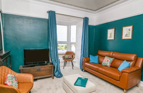 Llansantffraed Cottage | BELMONT, pet friendly, with a garden in Llanon