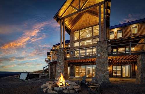 Belt House | Belt Creek Lodge/Hot Tub Game Room Fast Wi-Fi