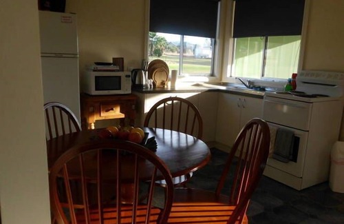 Canowindra House | Belubula Cottage Canowindra