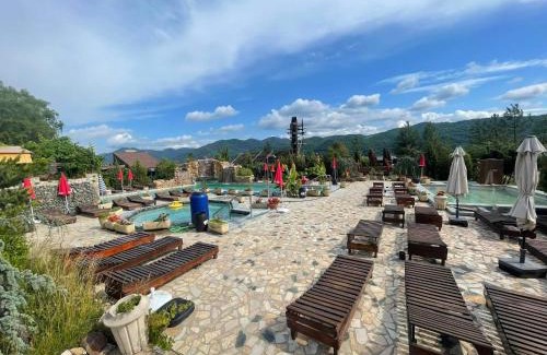 Berzasca House | Belvedere Yacht Club Berzasca