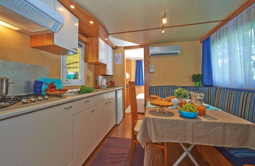 Baia Domizia Ski Chalet | Belvilla by OYO Baia Domizia Villaggio Camping E2
