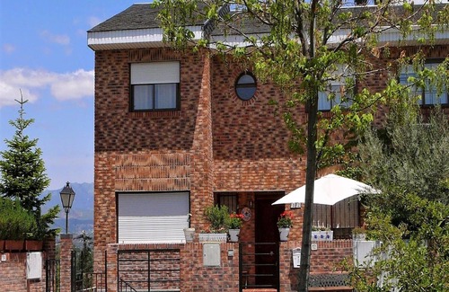 Galapagar House | Belvilla by OYO Casa AlegrÃ­a