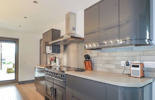 East Lewiston Cottage | BEN LUNA LODGE, pet friendly in Drumnadrochit, Loch Ness