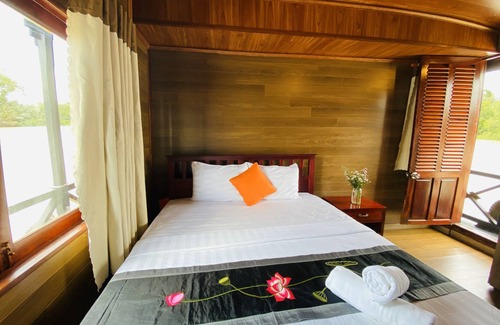 Giong Trom Boat Rental | Ben Tre Mekong Cruise