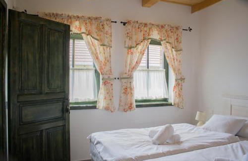 Cegled House | BÉNI family wine farm