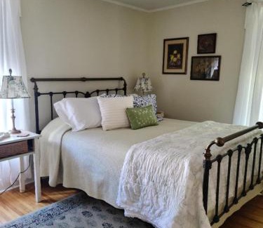 Bath Bed & Breakfast | Benjamin F. Packard House Bed and Breakfast