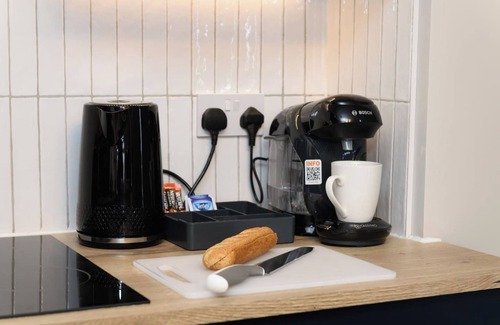Plasnewydd Apartment | Benjamin Suite by Koya Homes -City Centre Location