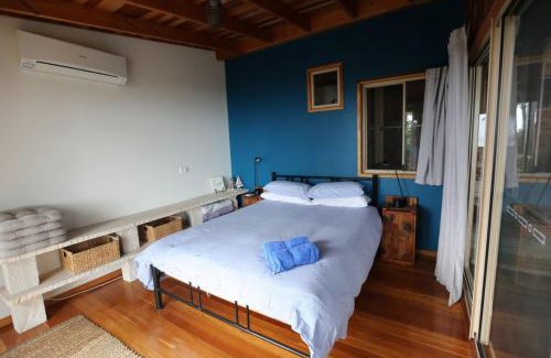 Scotts Head Apartment | Benji's By The Sea