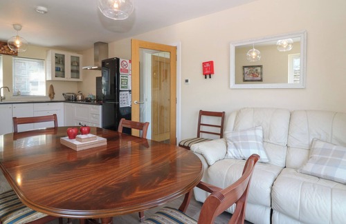Tomintoul Cottage | BERG COTTAGE, pet friendly, character holiday cottage in Tomintoul
