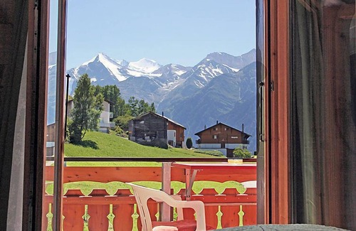 Graechen Apartment | Bergfink Dachgeschoss by Interhome