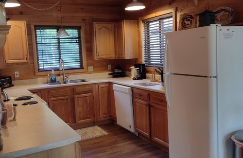 Bergland House | Bergland Bay Hideaway is a Lovely 3-bedroom Lakefront house in Bergland Mi