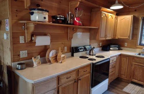Bergland House | Bergland Bay Hideaway is a Lovely 3-bedroom Lakefront house in Bergland Mi