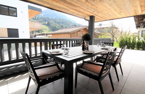 Kitzbuehel Apartment | Bergliebe
