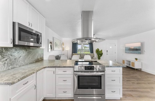 Cocoa Isles House | Bermuda Beauty Home - close to Beach & Downtown!