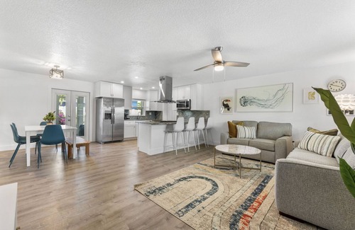 Cocoa Isles House | Bermuda Beauty Home - close to Beach & Downtown!