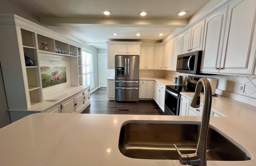 North Shore Condo | Bernard's Best! 4 bedroom vacation patio home on Smith Mountain Lake!