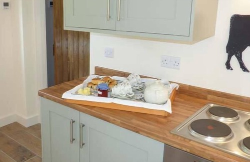 Market Drayton Cottage | BERRINGTONS BARN, family friendly, with a garden in Hinstock