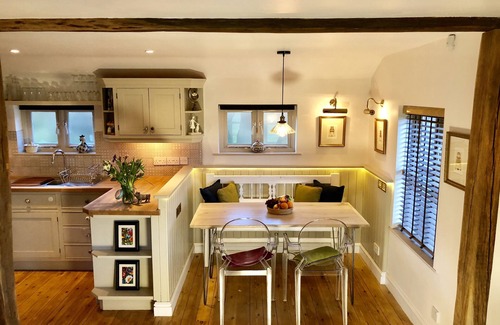 Bridport Cottage | Berry Farm Cottage. A countryside setting: village, town and beach all nearby.