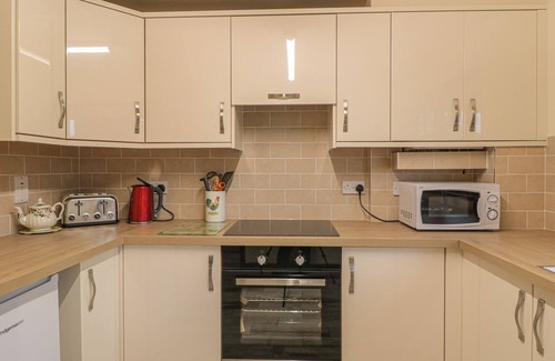 Blaisdon Cottage | BERRYS PLACE FARM COTTAGE, family friendly in Churcham