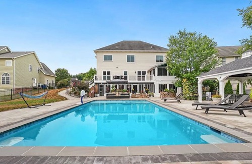Berryville Apartment | Berryville Bliss: Basement Apartment in welcoming Berryville